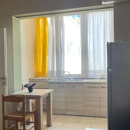 Vintage In Center Apartment