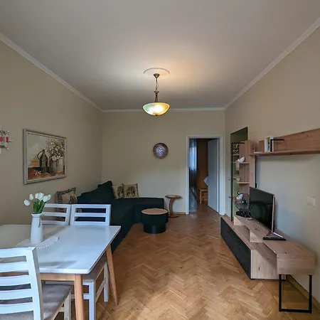 Apartment Vintage In Center *